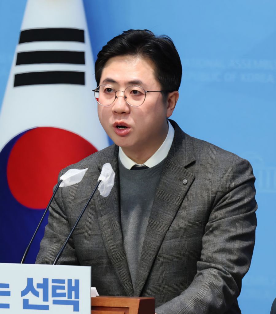 뉴시스 국회의원 선거 출마선언